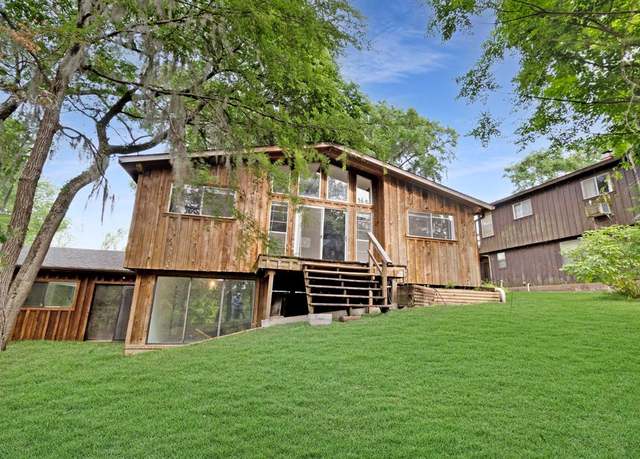 Property at 12 Walker Trl, Huntsville, TX 77320, 2 beds, 1 bath