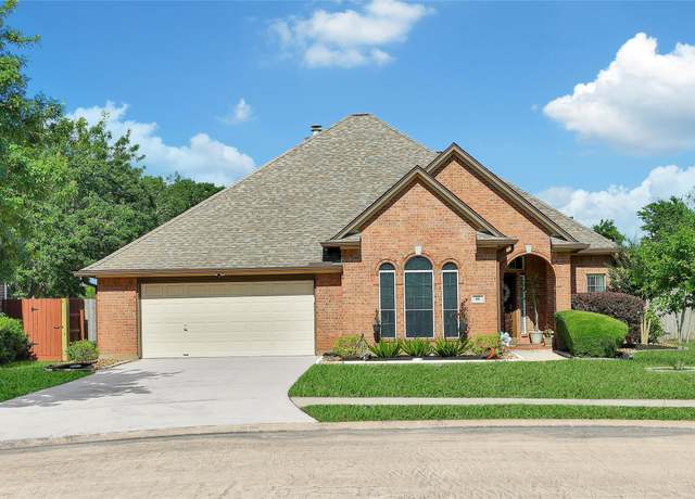Property at 61 Chicory Ct, Lake Jackson, TX 77566, 4 beds, 2 baths
