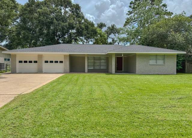 Property at 311 Crystal St, League City, TX 77573, 5 beds, 3 baths