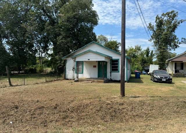 Property at 410 Montgomery St, Navasota, TX 77868