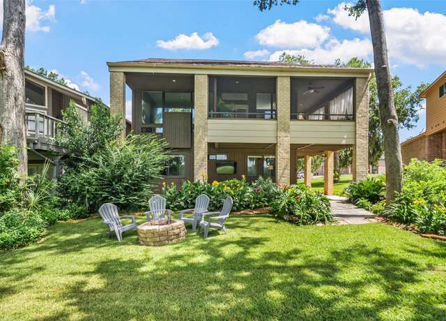 Property at 100 Cove W, Conroe, TX 77356, 3 beds, 3 baths