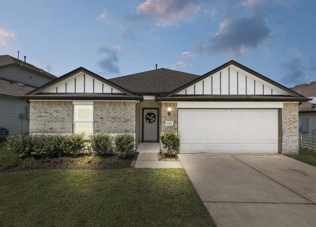 Property at 12428 Southern Trail Ct, Magnolia, TX 77354, 3 beds, 2 baths