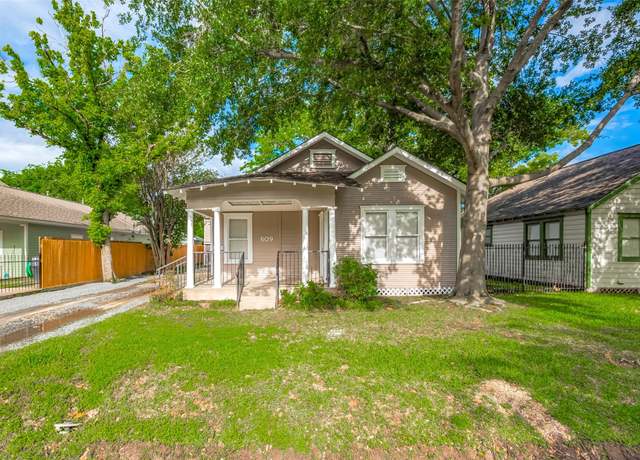 Property at 609 Walton St, Houston, TX 77009, 2 beds, 2.5 baths