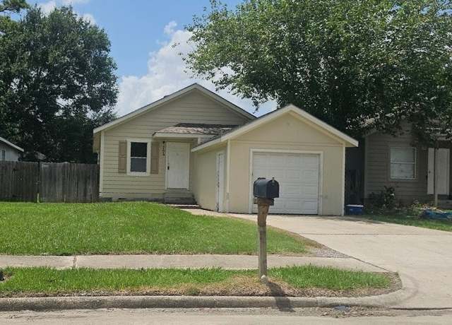Property at 11919 Kingslake Forest Dr, Houston, TX 77044, 3 beds, 2 baths