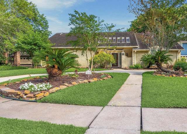 Property at 4114 Plumtree Ln, Seabrook, TX 77586, 3 beds, 2.5 baths