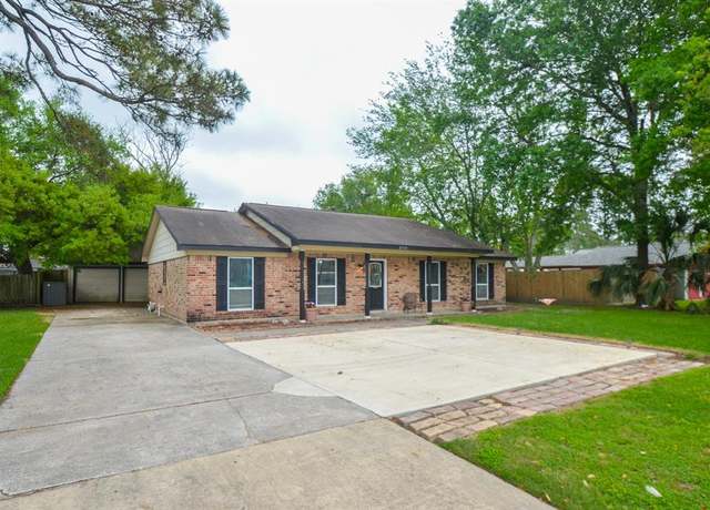 Property at 2719 Mustang Rd, Alvin, TX 77511, 3 beds, 2 baths