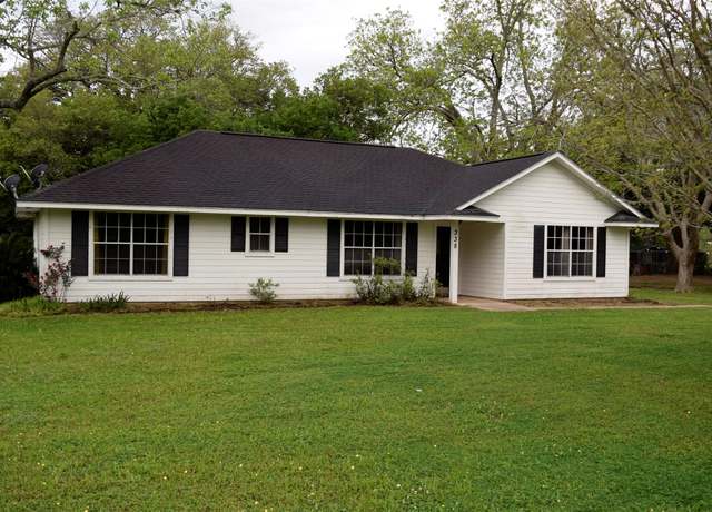 Property at 338 7th St, Wadsworth, TX 77414, 4 beds, 2 baths