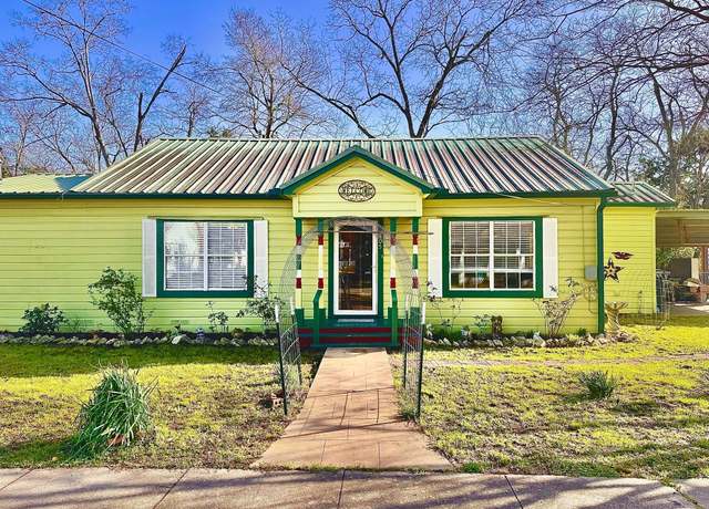 Property at 405 W Milam St, Livingston, TX 77351, 2 beds, 2 baths