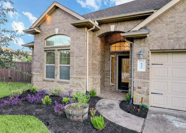 Property at 632 Pedernales St, Webster, TX 77598, 3 beds, 2.5 baths