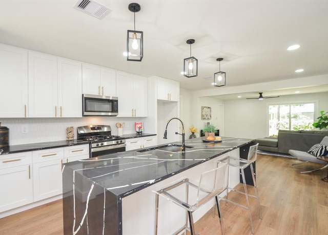 Property at 6627 Reed Rd, Houston, TX 77087, 4 beds, 3 baths