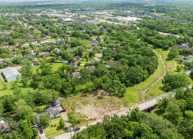 Property at 1405 Greenbriar Dr, Friendswood, TX 77546