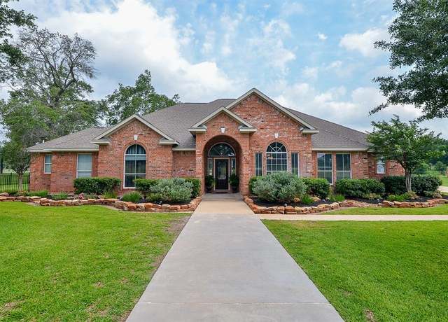 Property at 320 Eagle Cv, Hempstead, TX 77445, 4 beds, 3 baths