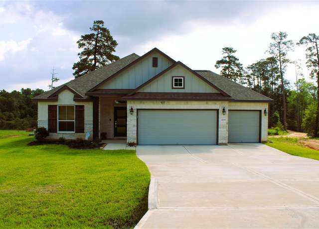 Property at 11755 Oakwood Ranch Dr, Willis, TX 77378, 3 beds, 2 baths