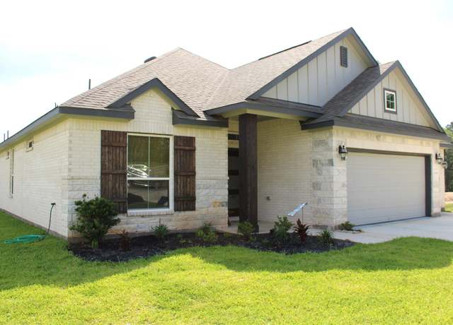 Property at 11755 Oakwood Ranch Dr, Willis, TX 77378, 3 beds, 2 baths