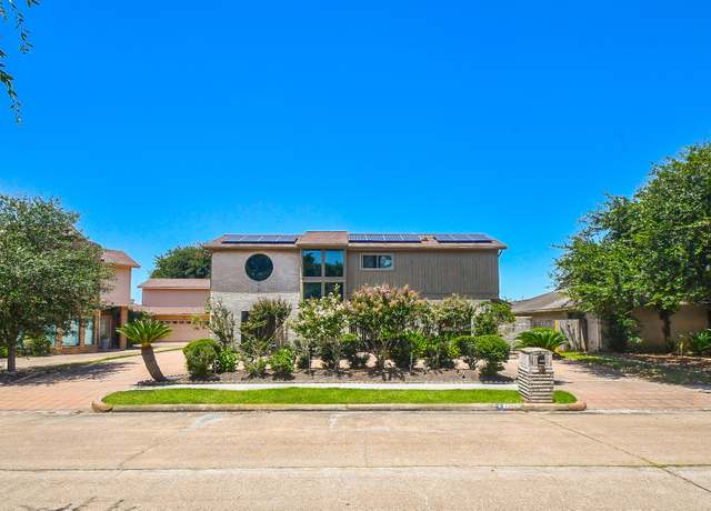 Property at 7706 Coachwood Dr, Houston, TX 77071, 5 beds, 5 baths