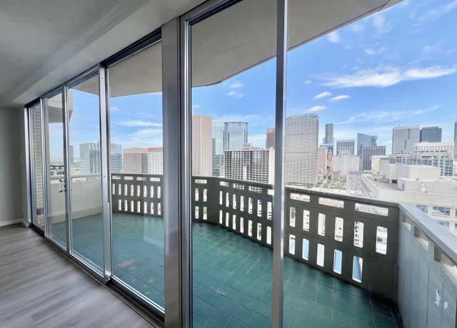 Property at 2016 Main St #2411, Houston, TX 77002, 1 bath