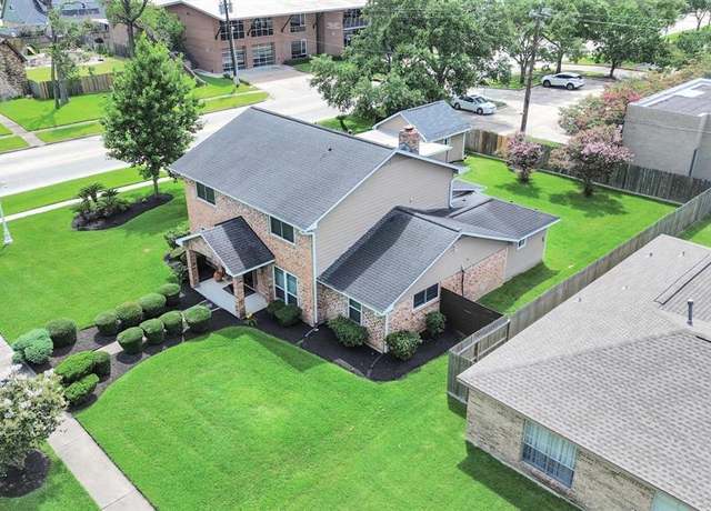 Property at 346 Ballantrae Ln, Houston, TX 77015, 5 beds, 3.5 baths
