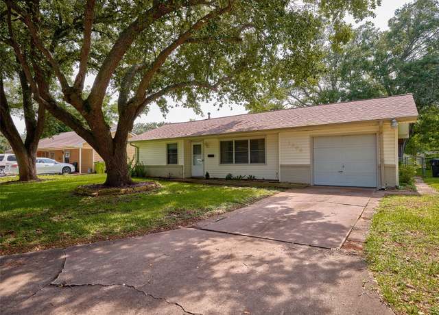 Property at 1808 George St, Rosenberg, TX 77471, 3 beds, 1 bath