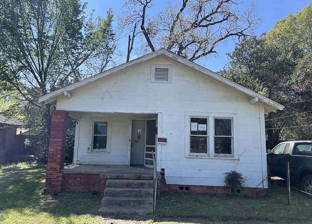 Property at 1111 Austin St, Jacksonville, TX 75766, 3 beds, 1 bath