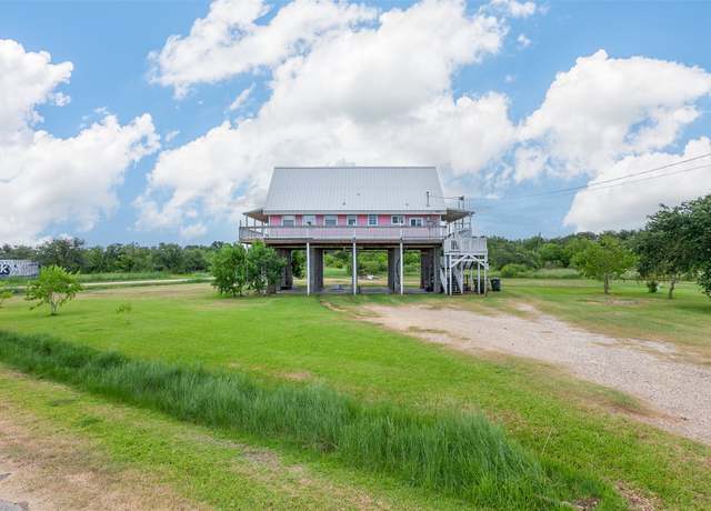 Property at 7526 3rd Ave, Sabine Pass, TX 77640, 3 beds, 1.5 baths