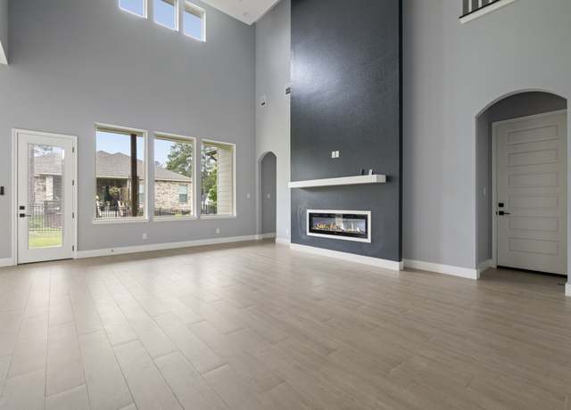 Property at 250 Hampton Glen Rd, Montgomery, TX 77356, 5 beds, 3 baths