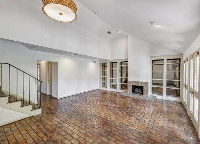 Property at 7628 Del Monte Dr, Houston, TX 77063, 3 beds, 2 baths