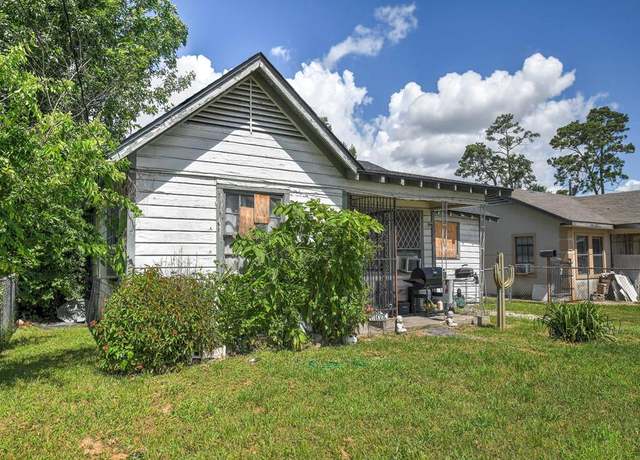 Property at 7703 Appleton St, Houston, TX 77022, 3 beds, 1 bath