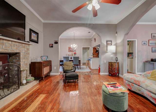 Property at 3220 Marigold St, Houston, TX 77009, 2 beds, 2 baths