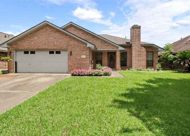 Property at 629 Manor Dr, Angleton, TX 77515, 3 beds, 2 baths