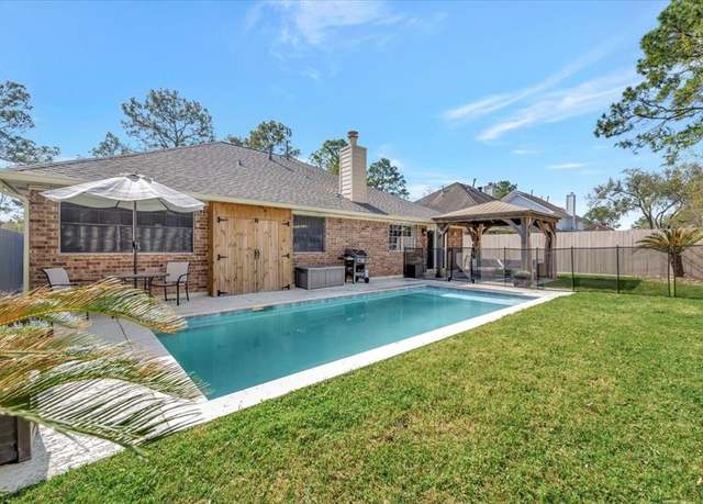 Property at 719 Lochnell Dr, Houston, TX 77062, 4 beds, 2 baths