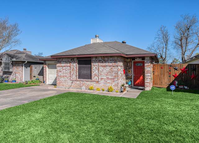 Property at 13930 Bonnercrest Dr, Houston, TX 77083, 3 beds, 2 baths