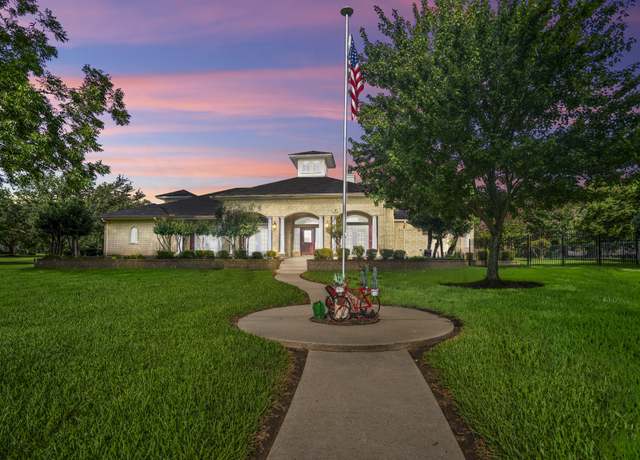 Property at 118 Waterfront Dr, Montgomery, TX 77356, 3 beds, 4.5 baths