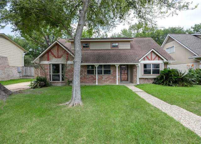 Property at 13910 Baytree Dr, Sugar Land, TX 77498, 4 beds, 2.5 baths