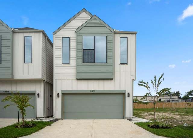 Property at 8411 Pech Landing Dr, Houston, TX 77055, 3 beds, 2.5 baths