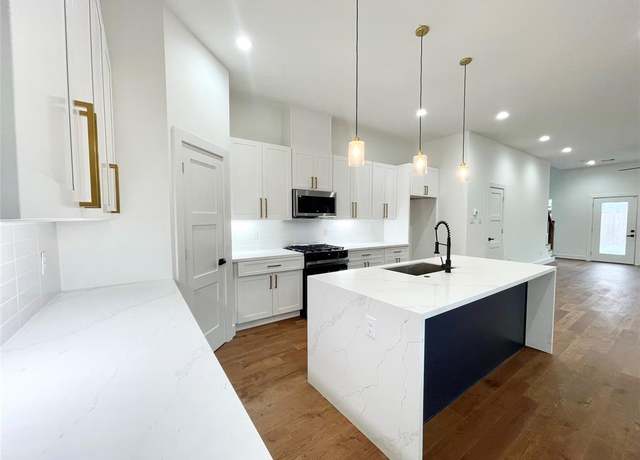 Property at 3038 Webster St, Houston, TX 77004, 3 beds, 2.5 baths