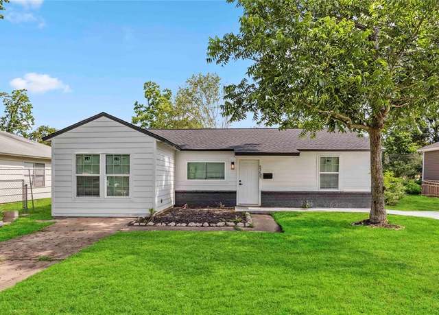 Property at 5751 Belmark St, Houston, TX 77033, 3 beds, 2 baths