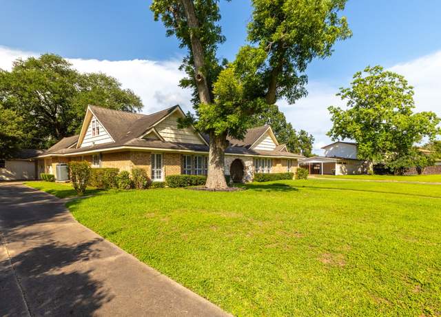 Property at 1311 Linwood Dr, Wharton, TX 77488, 3 beds, 3.5 baths