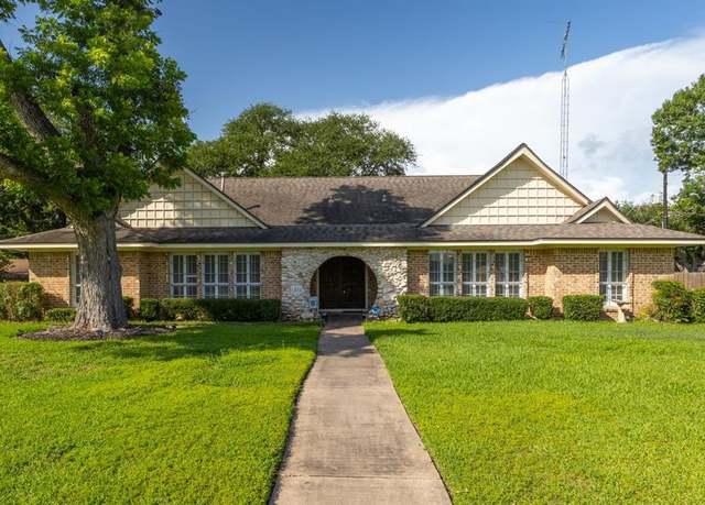 Property at 1311 Linwood Dr, Wharton, TX 77488, 3 beds, 3.5 baths