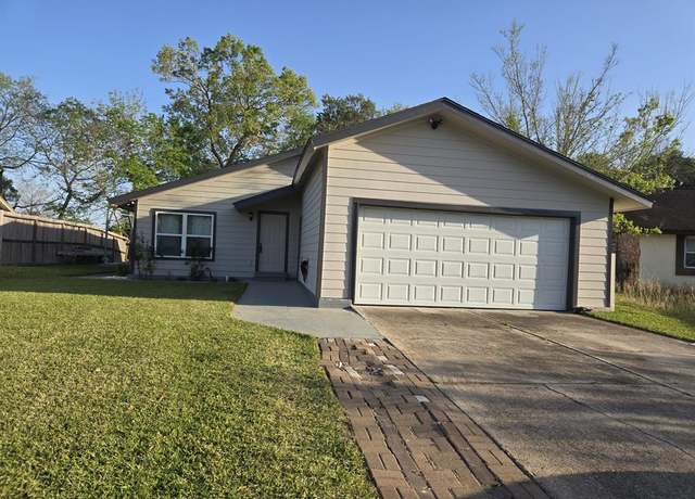 Property at 4515 Ravine Dr, Friendswood, TX 77546, 4 beds, 2.5 baths