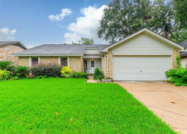 Property at 3023 Shawnee Dr, Sugar Land, TX 77479, 3 beds, 2 baths