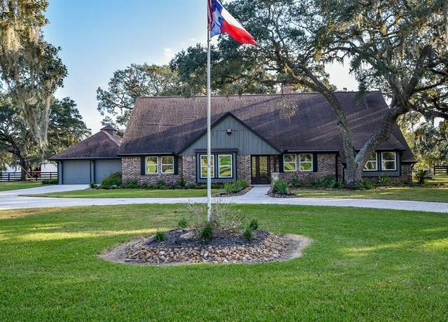 Property at 5685 County Road 823, West Columbia, TX 77486, 3 beds, 2.5 baths