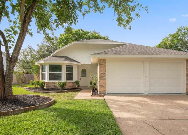 Property at 4007 Green Crest Dr, Houston, TX 77082, 3 beds, 2 baths