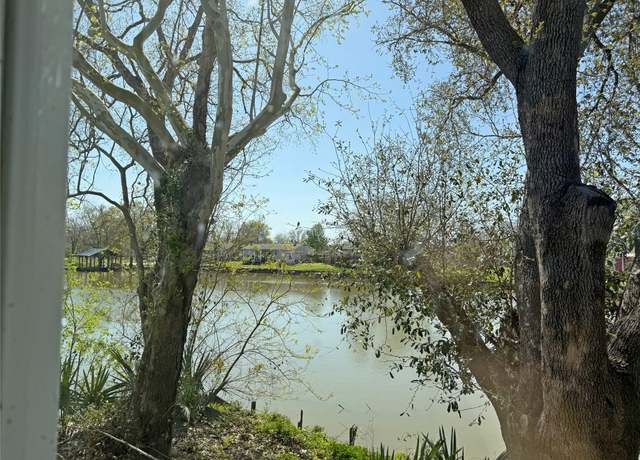 Property at 585 River Oaks Dr, Trinity, TX 75862, 2 beds, 2 baths