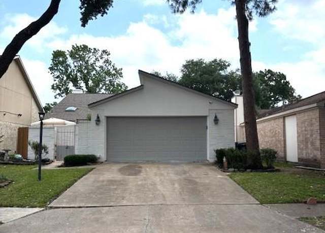 Property at 3407 S Briar Knoll Dr, Houston, TX 77082, 3 beds, 2 baths