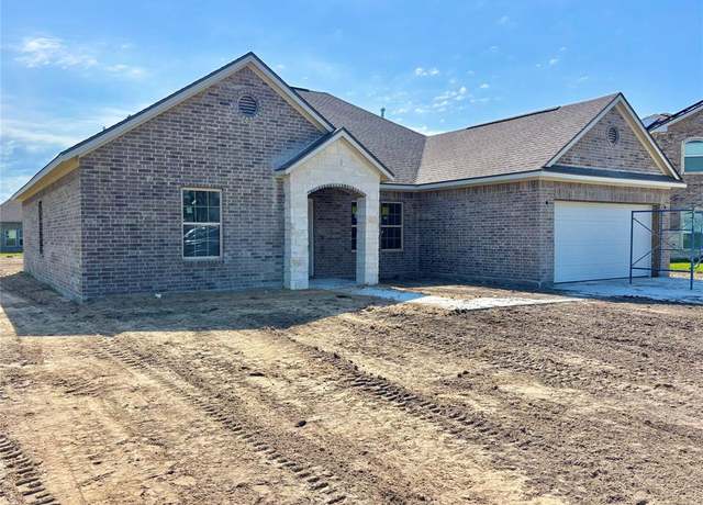 Property at 107 Golden Way, Port Lavaca, TX 77979, 4 beds, 2 baths