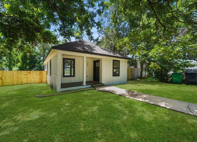 Property at 509 W Sixth St, Brenham, TX 77833, 3 beds, 2 baths