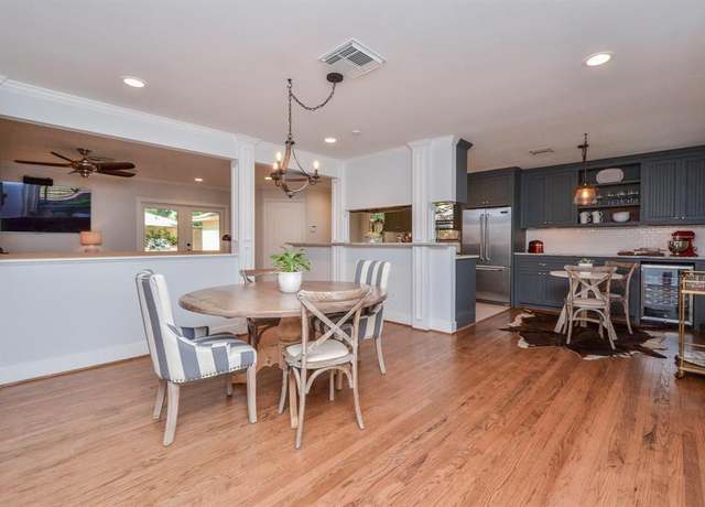 Property at 1606 Willowby Dr, Houston, TX 77008, 3 beds, 2 baths