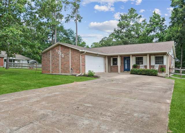 Property at 1215 Tejas Blvd, Conroe, TX 77316, 3 beds, 2 baths