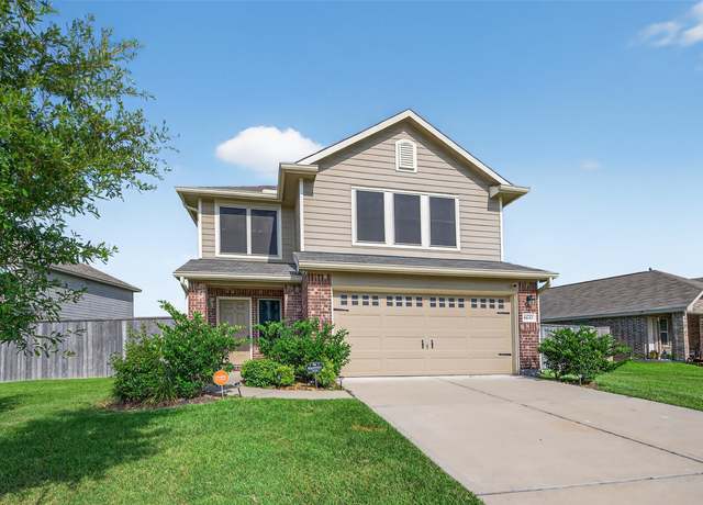 Property at 8630 River Crest Dr, Baytown, TX 77521, 4 beds, 2.5 baths