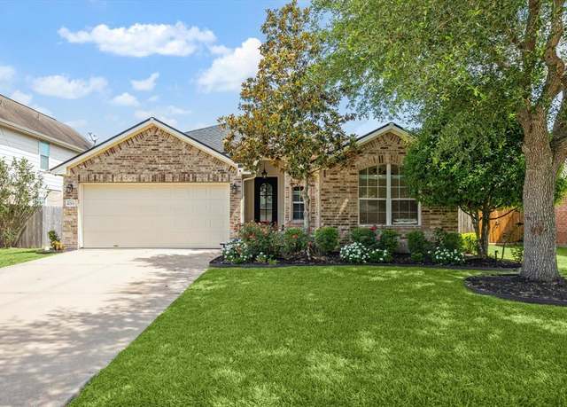Property at 6713 Paigetree Ln, Pearland, TX 77584, 4 beds, 2 baths